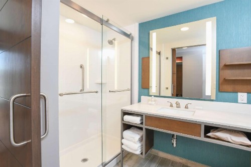 Hilton Garden Inn Cincinnati Midtown - image 13