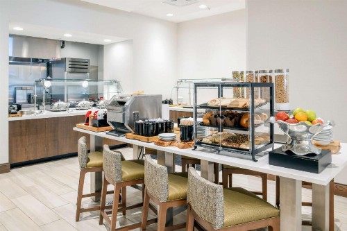 Hilton Garden Inn Cincinnati Midtown - image 5
