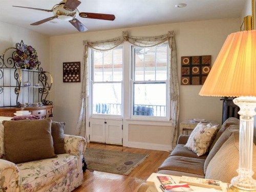 Gaslight Bed & Breakfast - image 13