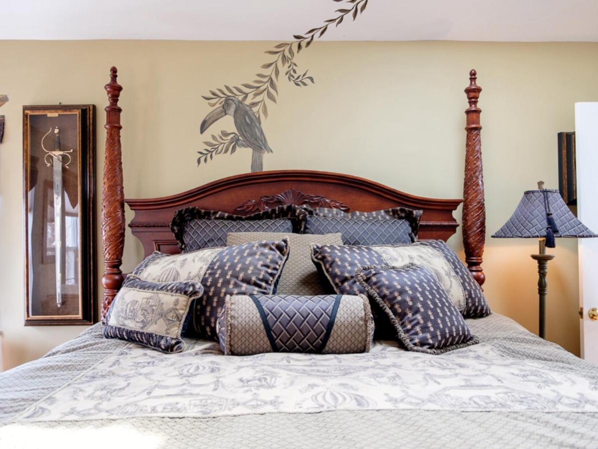Gaslight Bed & Breakfast - image 6