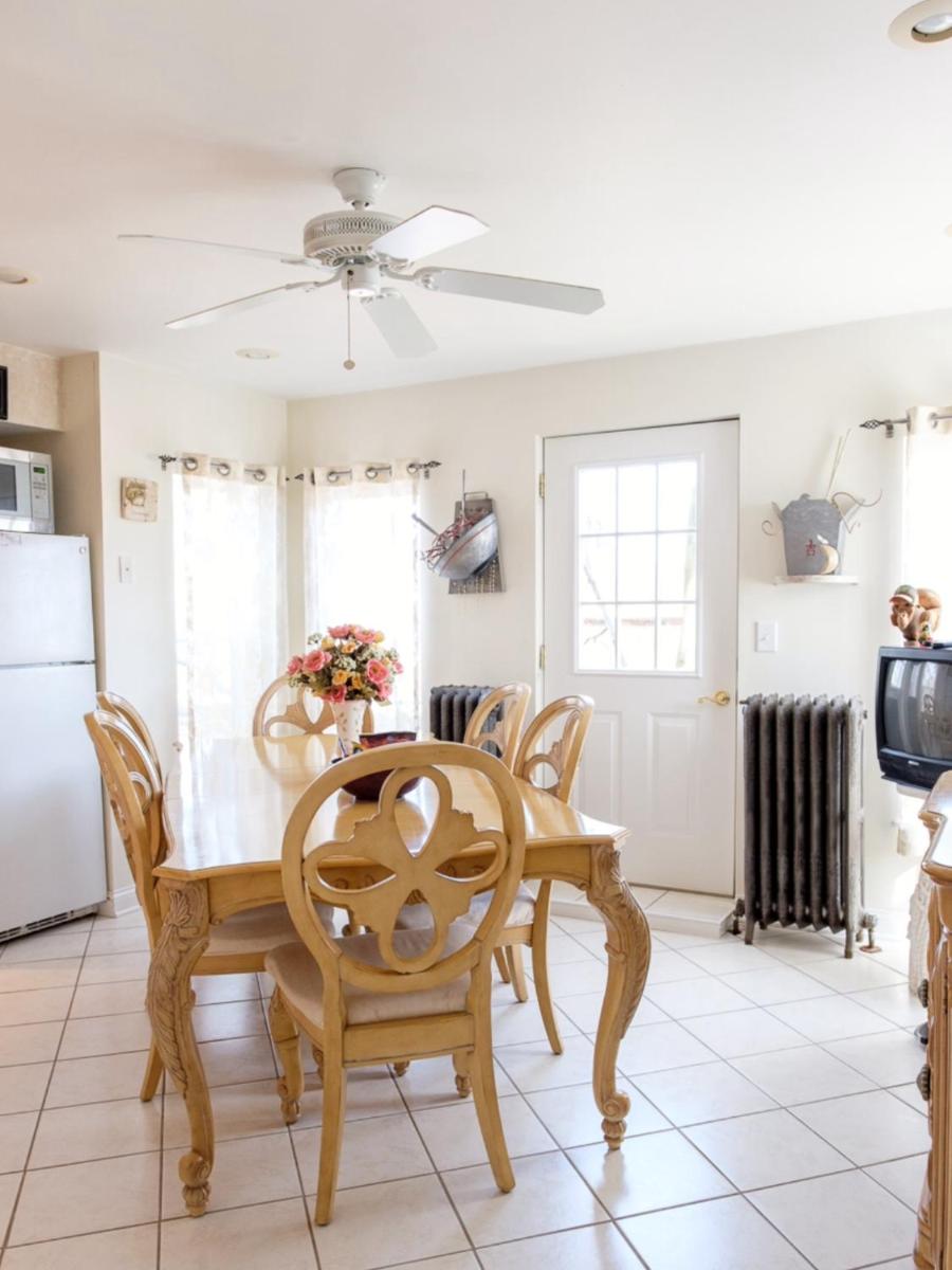 Gaslight Bed & Breakfast - image 7