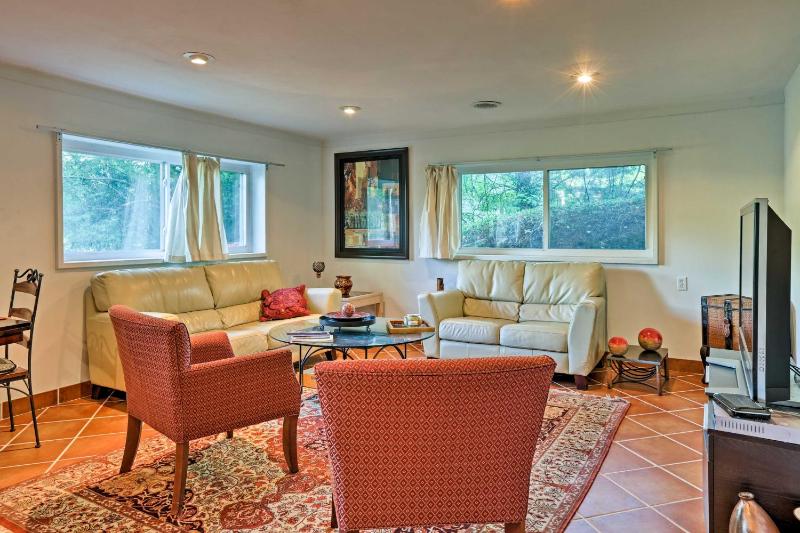 Contemporary Cincinnati Apt with WiFi Near Kenwood! - image 6
