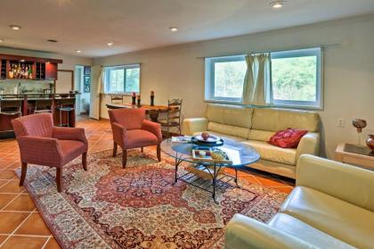 Contemporary Cincinnati Apt with WiFi Near Kenwood! - image 11