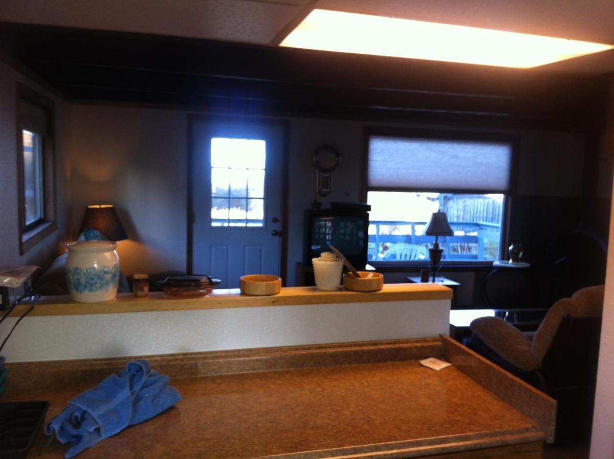 Clam Gulch Cabin - image 7