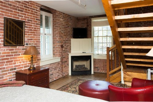 Common Man Inn & Restaurant Claremont - image 3