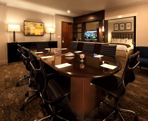DoubleTree by Hilton Claremont - image 25
