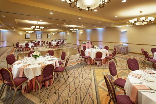 DoubleTree by Hilton Claremont - image 27