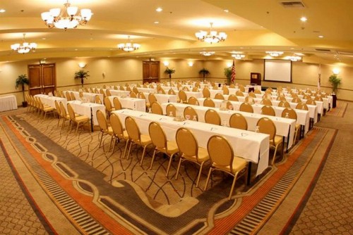 DoubleTree by Hilton Claremont - image 28