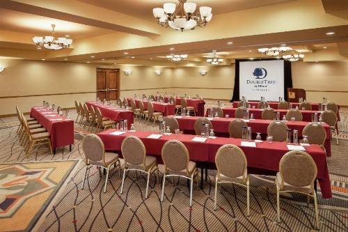 DoubleTree by Hilton Claremont - image 36