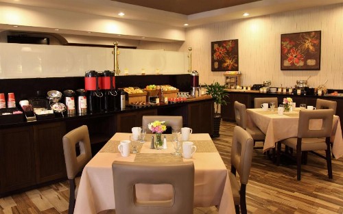 DoubleTree by Hilton Claremont - image 38