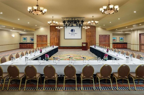 DoubleTree by Hilton Claremont - image 42