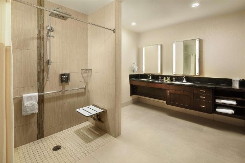 DoubleTree by Hilton Claremont - image 47