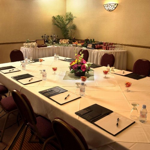 DoubleTree by Hilton Claremont - image 49
