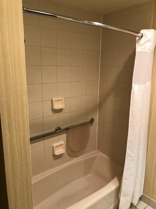 Nichols Village Hotel & Spa - image 5