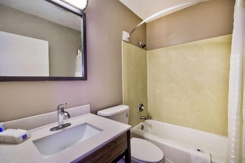Value Inn Jeffersonville - image 18