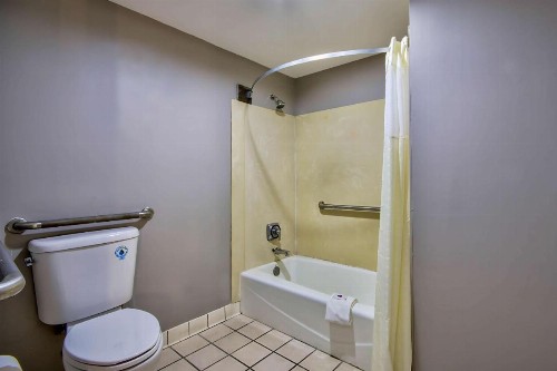 Value Inn Jeffersonville - image 19