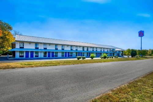 Value Inn Jeffersonville - image 2