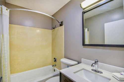 Value Inn Jeffersonville - image 21