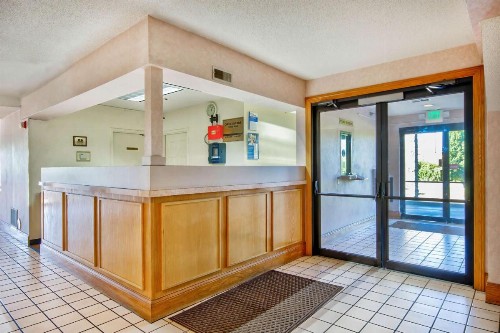 Value Inn Jeffersonville - image 22