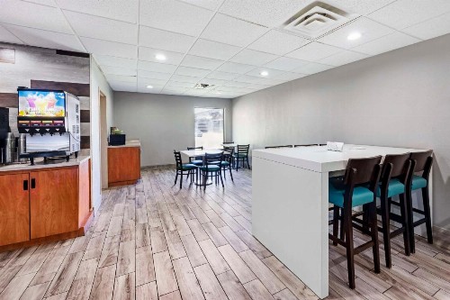 Quality Inn - image 25