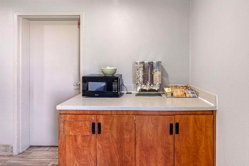 Quality Inn - image 29