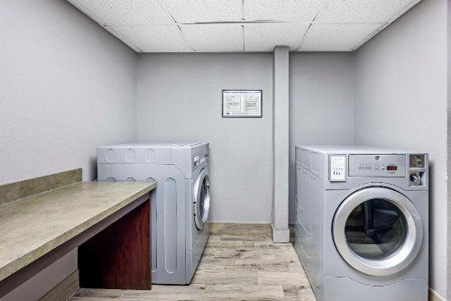 Quality Inn - image 30