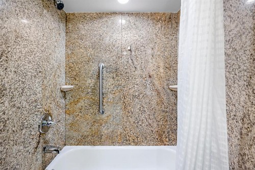 Quality Inn - image 39