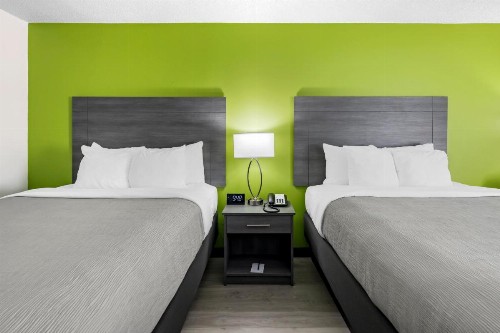 Quality Inn - image 42