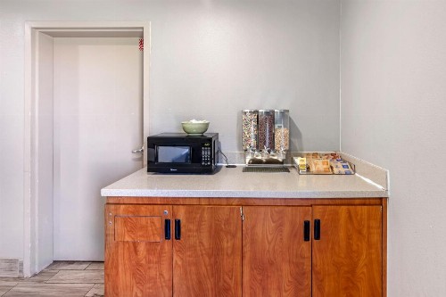 Quality Inn - image 47