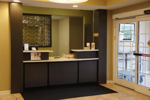 Candlewood Suites Clarksville - image 15