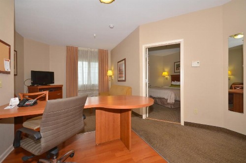 Candlewood Suites Clarksville - image 24