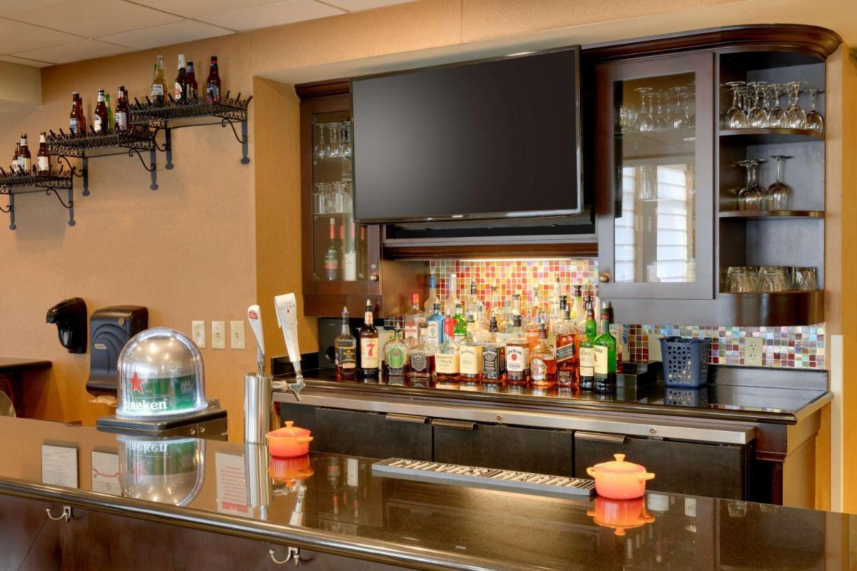 Hilton Garden Inn Clarksville - image 2