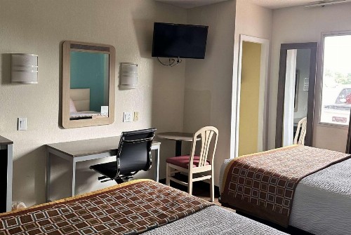 Americas Best Value Inn Clarksville - image 17