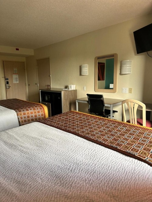Americas Best Value Inn Clarksville - image 18