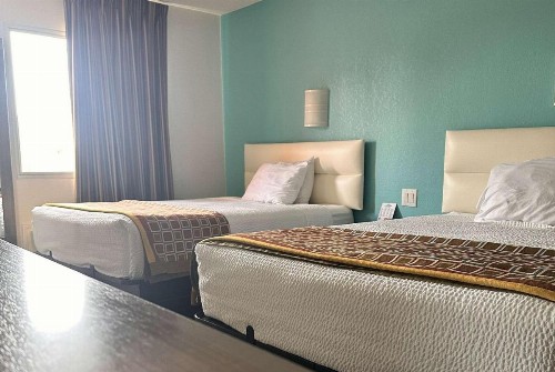 Americas Best Value Inn Clarksville - image 19