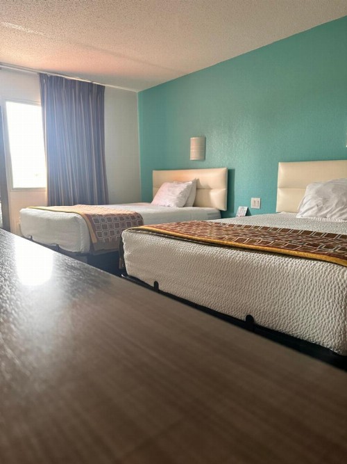 Americas Best Value Inn Clarksville - image 20