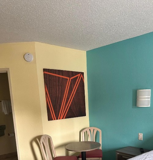 Americas Best Value Inn Clarksville - image 27