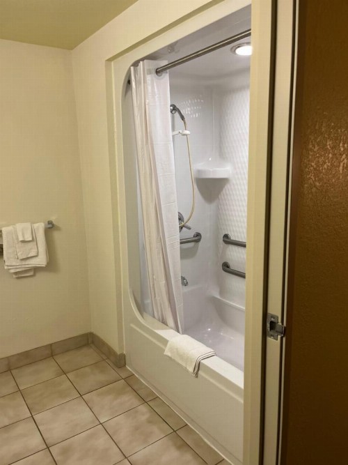 Americas Best Value Inn Clarksville - image 29