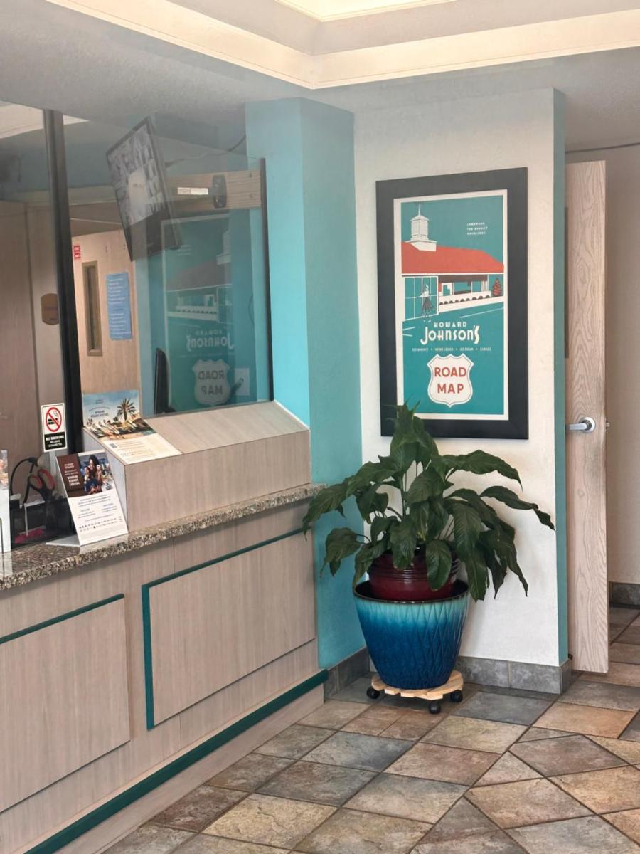 Americas Best Value Inn Clarksville - image 7