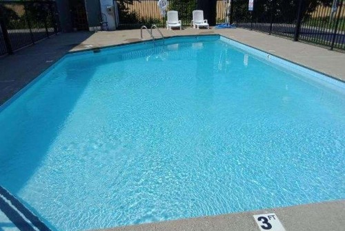 Americas Best Value Inn Clarksville - image 8