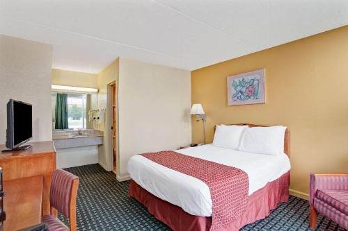 Days Inn by Wyndham Clarksville TN - image 32
