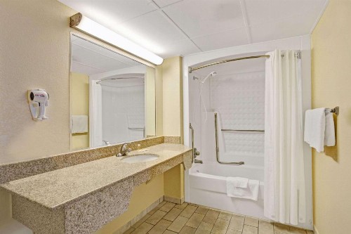 Days Inn by Wyndham Clarksville TN - image 38
