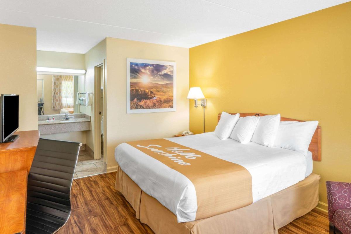 Days Inn by Wyndham Clarksville TN - image 7