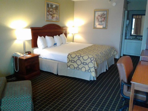 Baymont by Wyndham Clarksville Northeast - image 10