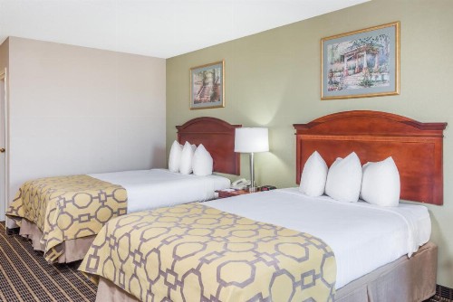 Baymont by Wyndham Clarksville Northeast - image 12