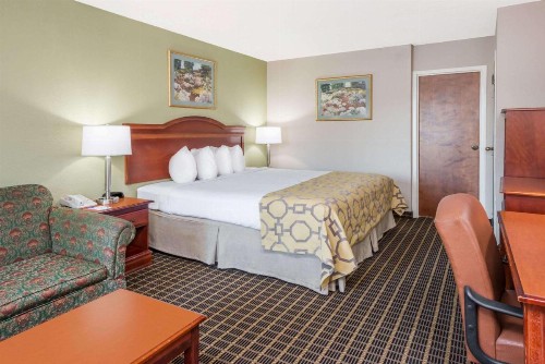 Baymont by Wyndham Clarksville Northeast - image 24