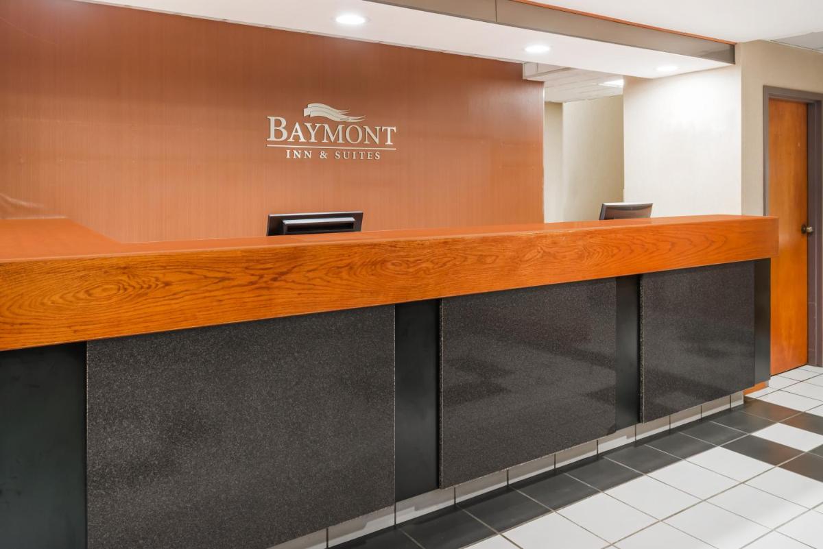 Baymont by Wyndham Clarksville Northeast - image 3