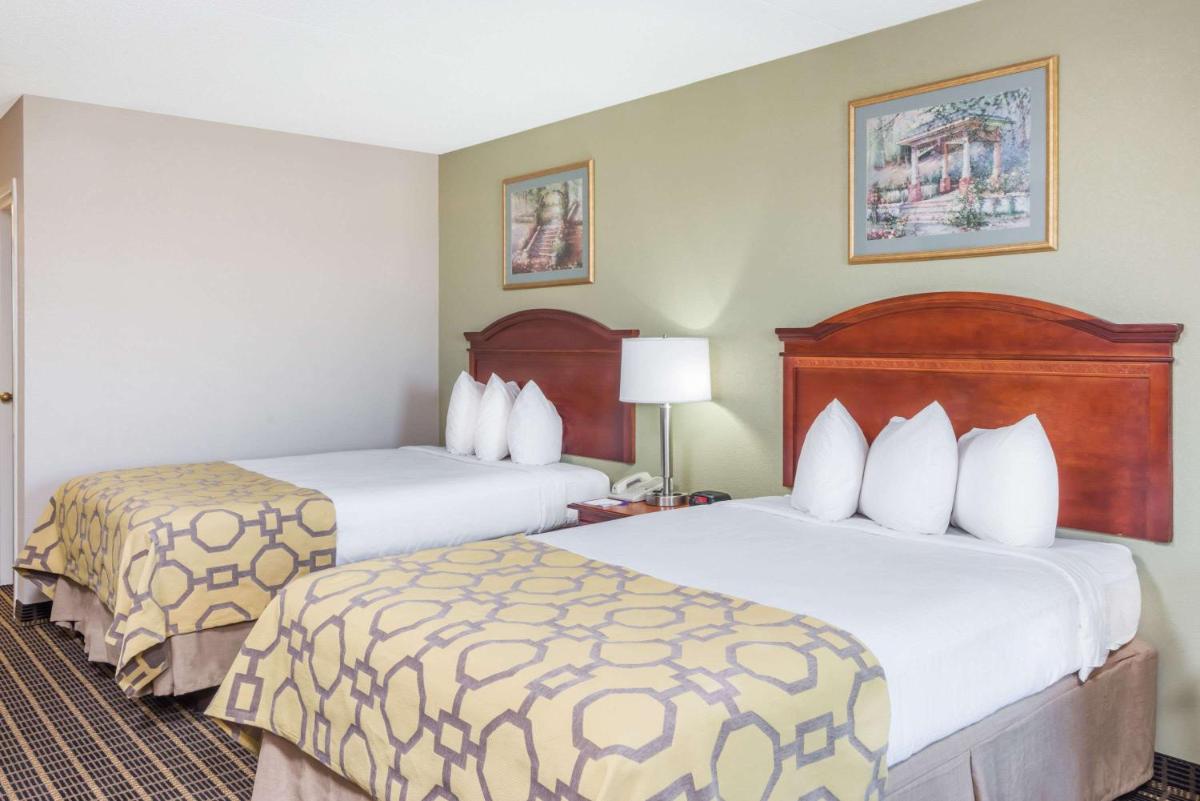 Baymont by Wyndham Clarksville Northeast - image 5