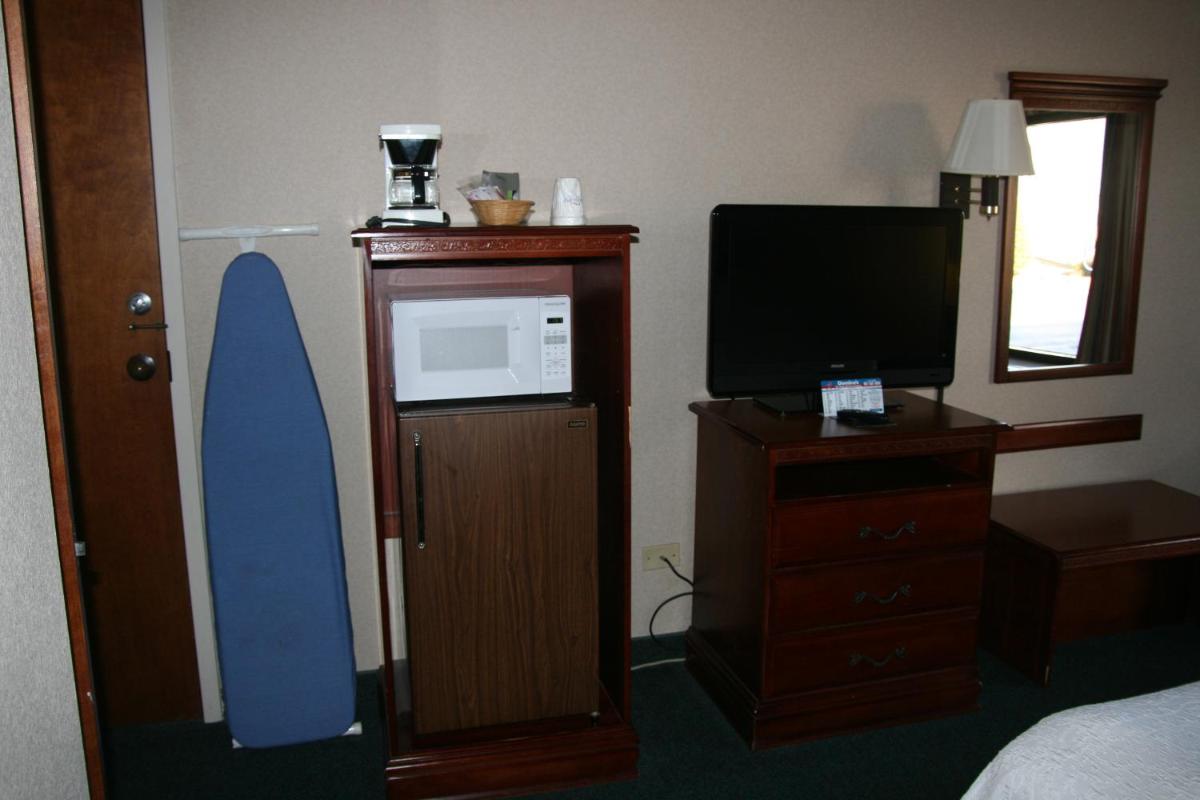 Baymont by Wyndham Clarksville Northeast - image 6