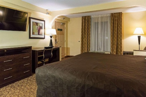 Rodeway Inn & Suites - image 18